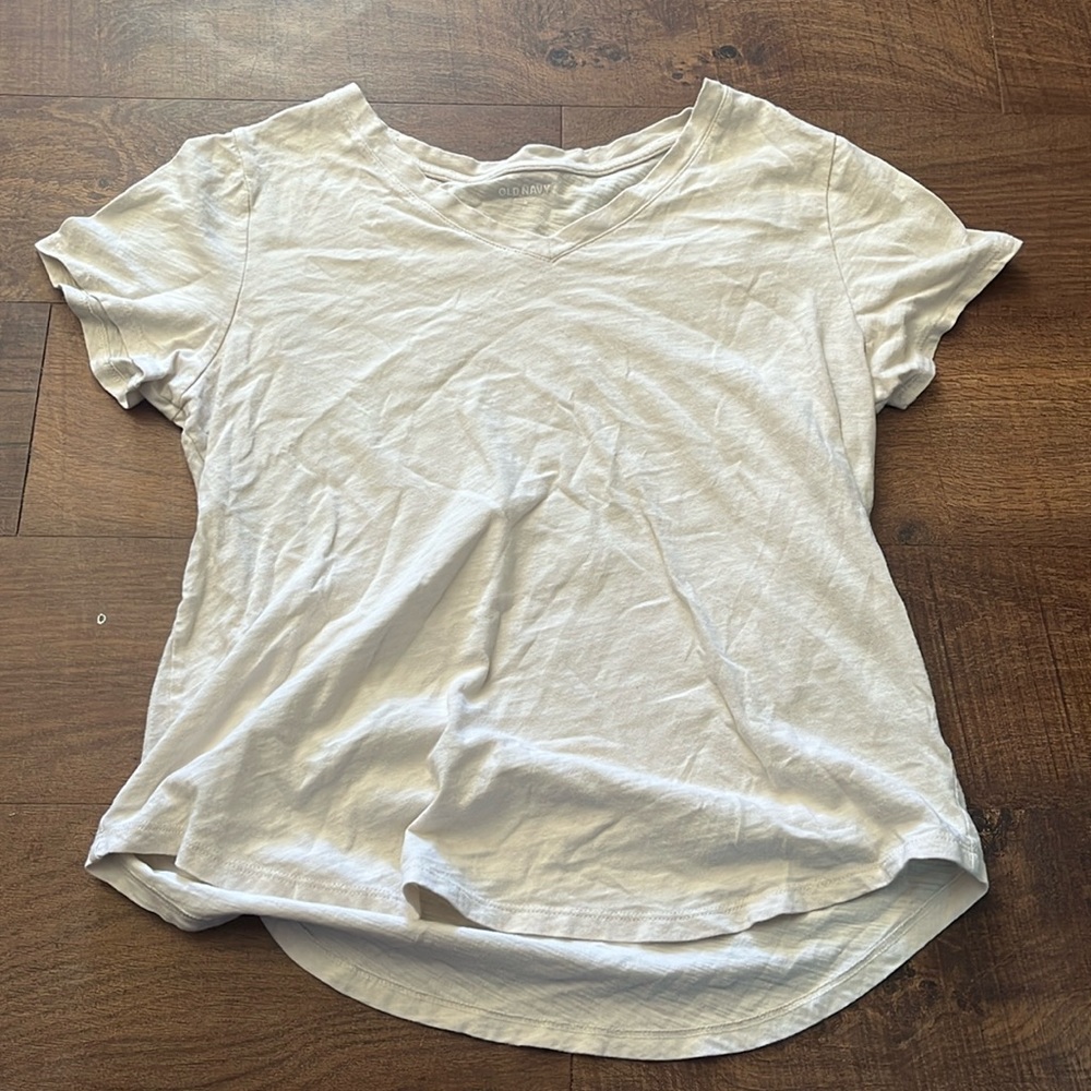 Old Navy, beige T-shirt